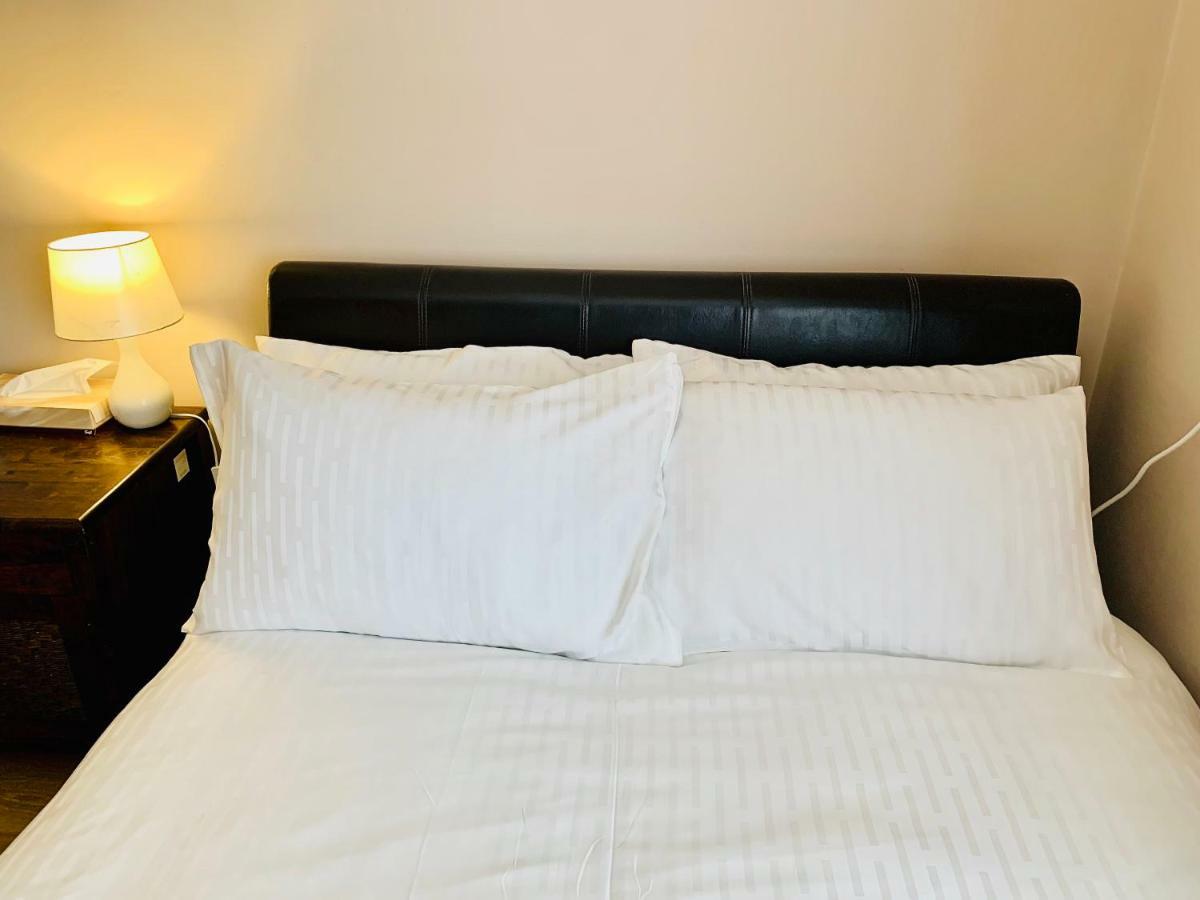 Housefield Stay Bucknall  Exteriör bild