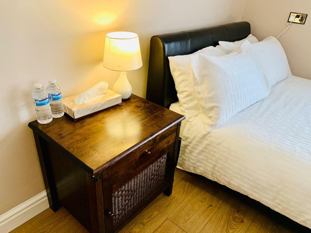 Housefield Stay Bucknall  Exteriör bild